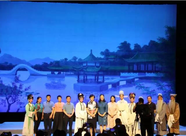 舞台桃子视频污在舞台演出中的运用