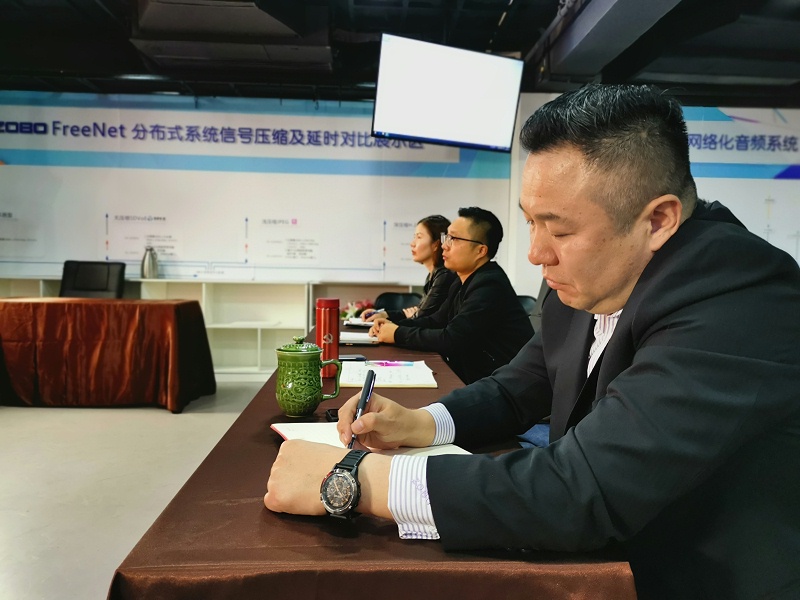 喜庆二 奋进新征程丨ZOBO桃子视频APP组织全体党员及员工代表集体收看党的二召开盛况直播