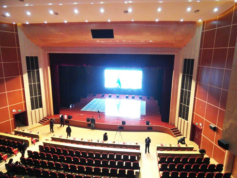 剧场舞台桃子视频污设计案例及其在演出中的应用