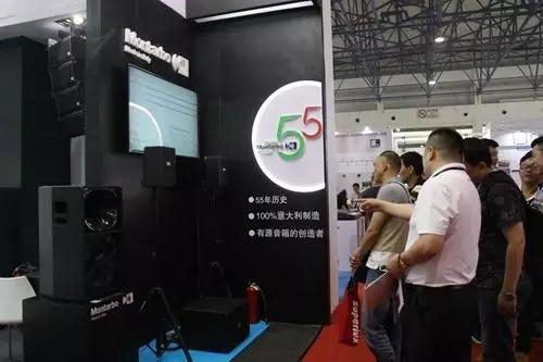 剧场桃子视频污灯光