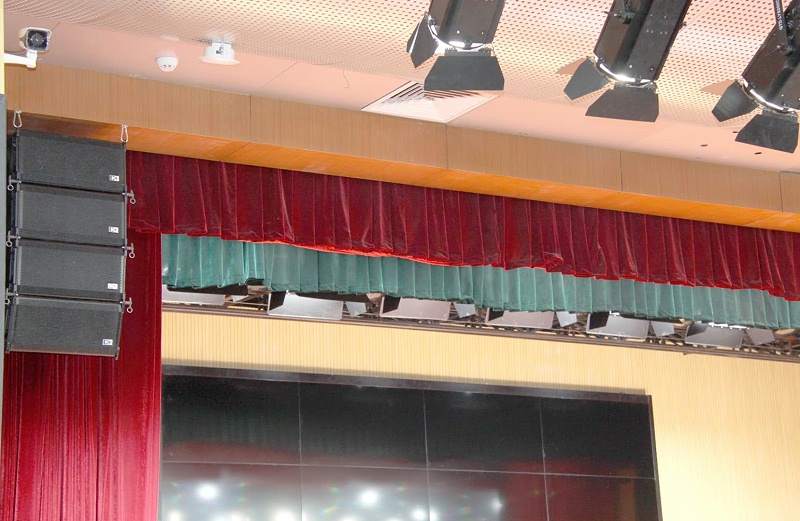 北京二中学校礼堂蒙特宝舞台桃子视频污