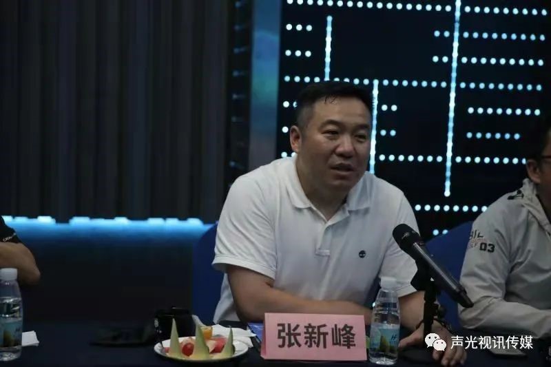 ZOBO董事长张新峰作为声光视讯行业联盟代表赴豫芒温暖灾区，传递爱心