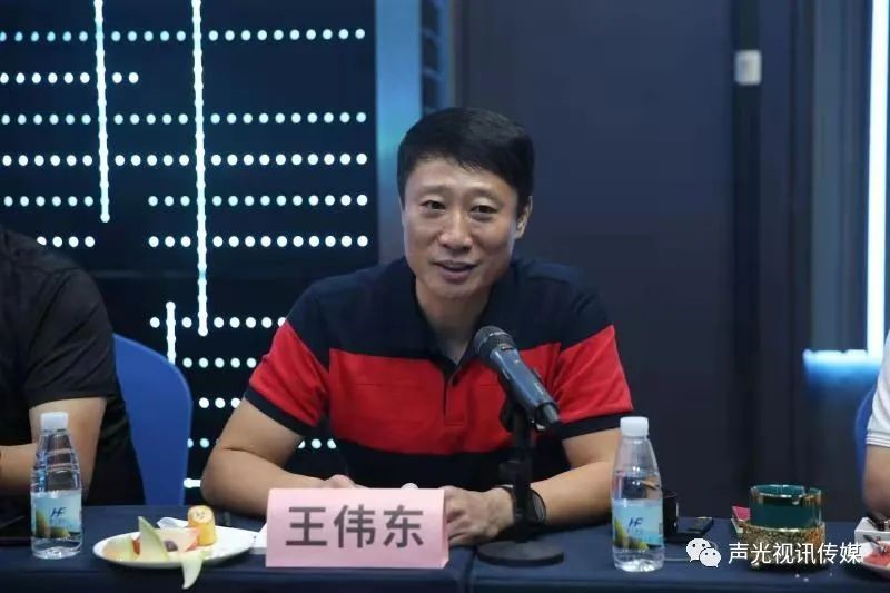 ZOBO董事长张新峰作为声光视讯行业联盟代表赴豫芒温暖灾区，传递爱心