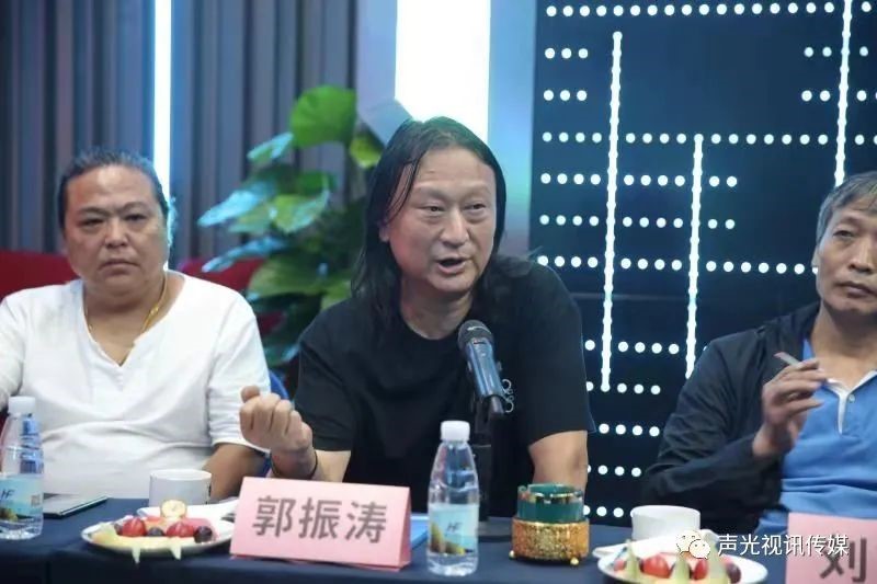 ZOBO董事长张新峰作为声光视讯行业联盟代表赴豫芒温暖灾区，传递爱心