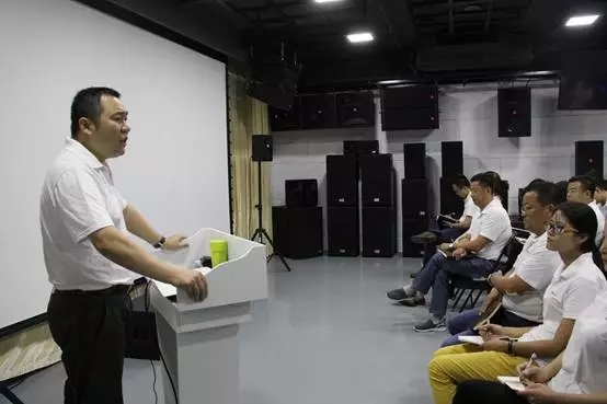 ZOBO桃子视频APP年中员工培训
