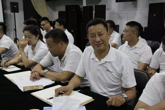 ZOBO桃子视频APP年中员工培训