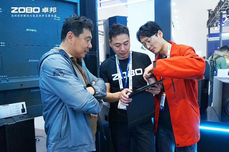 2聚焦展会盛况丨北京infocomm展 ZOBO桃子视频APP展会第二天 热度依旧不减 好评如潮