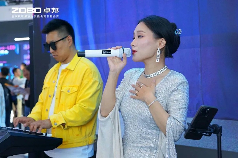 3聚焦展会盛况丨北京infocomm展 ZOBO桃子视频APP展会第二天 热度依旧不减 好评如潮