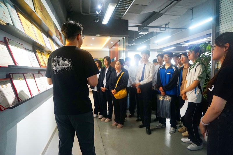 6校企合作 走进职场 协同育人丨欢迎北京市经贸高级技术学校师生来ZOBO桃子视频APP参观学习