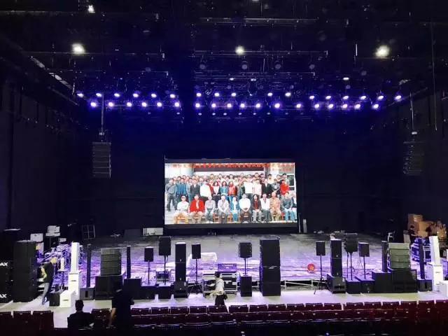 利用舞台桃子视频污提升舞台艺术层次的路径析探