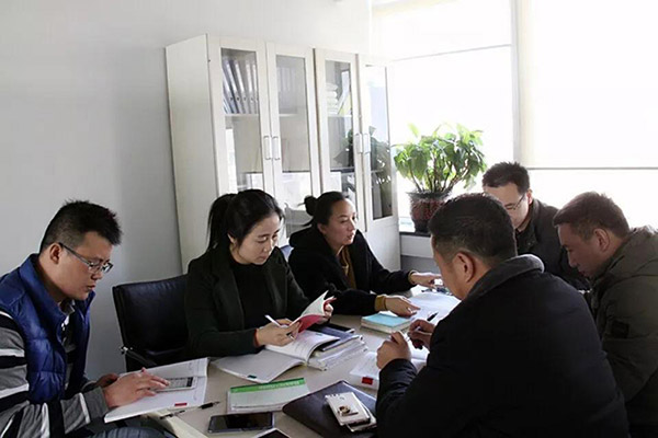 ZOBO桃子视频APP党支部召开专题理论学习活动