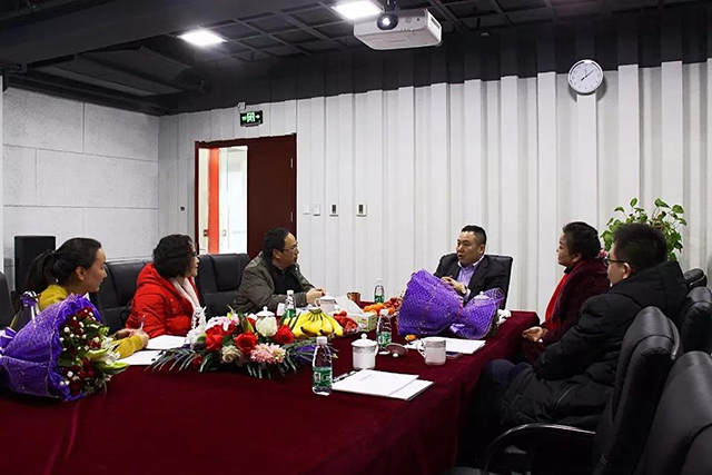热烈欢迎湖南吉首大学院领导莅临ZOBO桃子视频APP企业