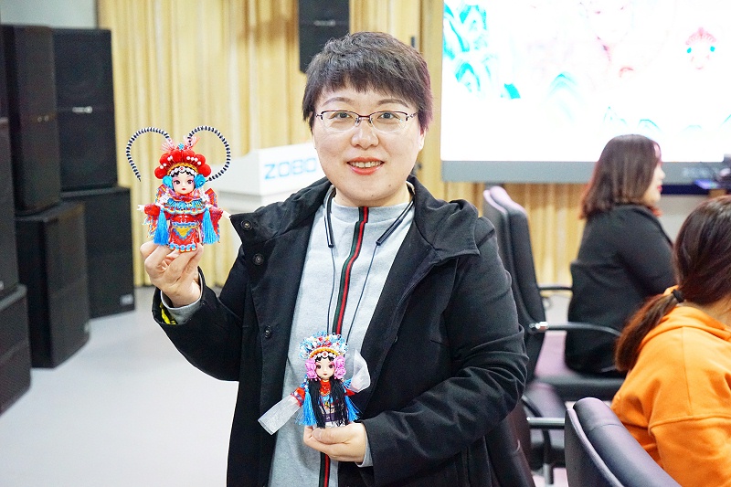 ZOBO桃子视频APP工会丨举办体验非遗之美-制作北京绢人的“女神节”活动