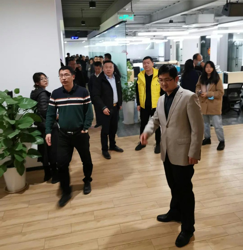 ZOBO桃子视频APP董事长张新峰考察新会员企业